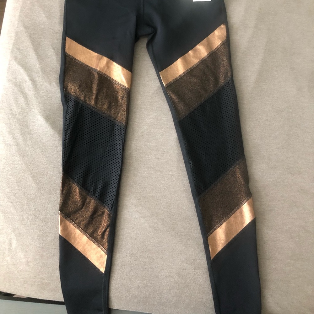 Brand new beyond yoga leggings XS